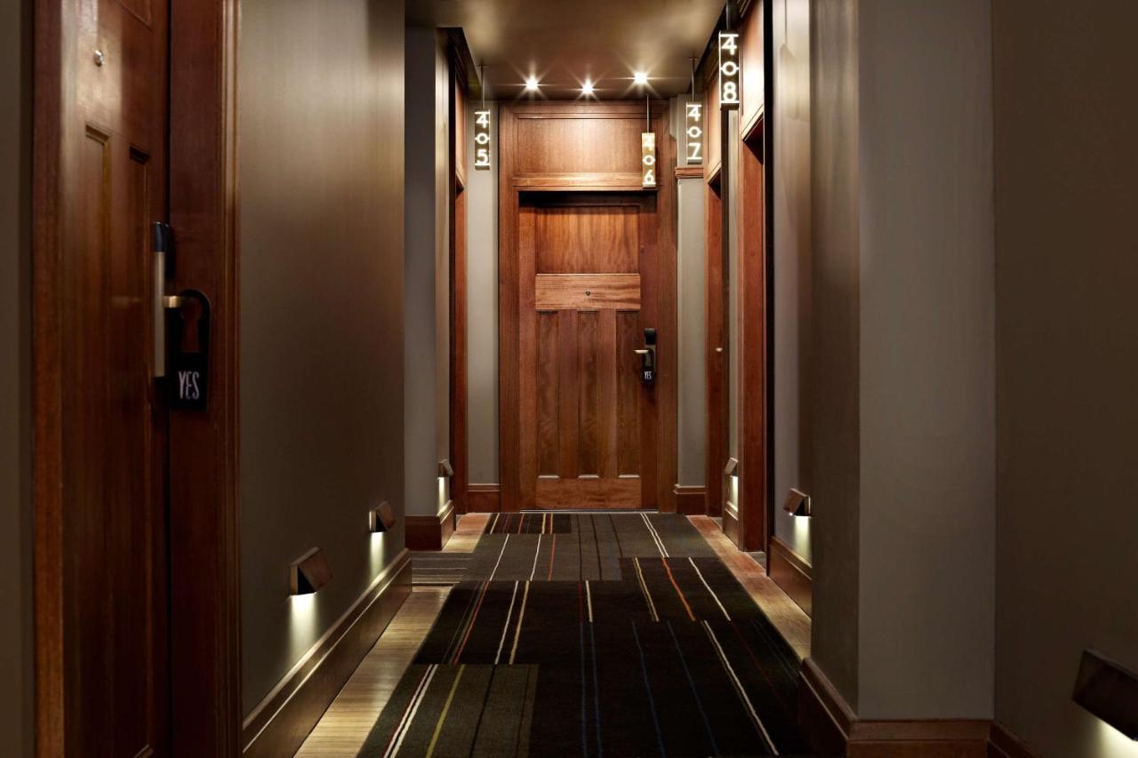 Qt Sydney Hotel Exterior photo A corridor at the hotel