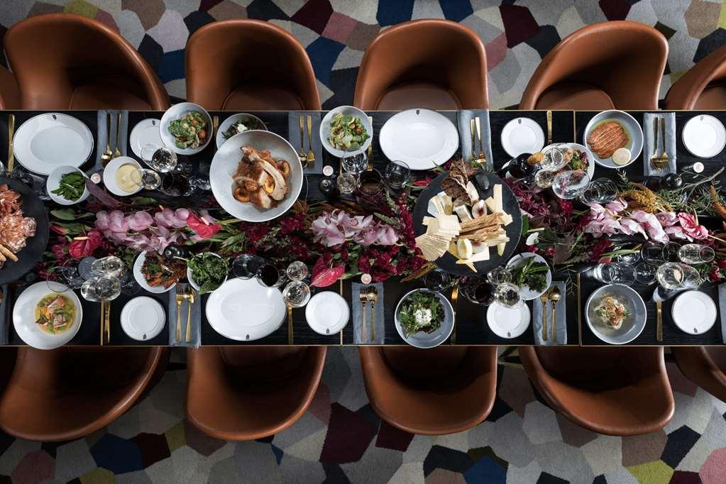 Qt Sydney Hotel Facilities photo A table at the restaurant